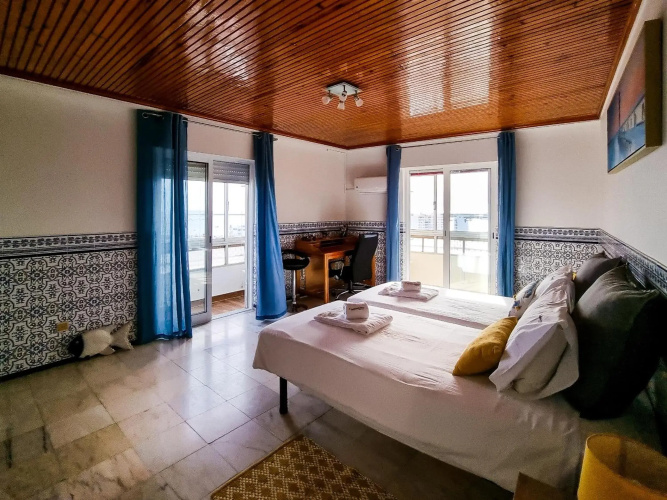 FLH Faro Family Flat with Balcony