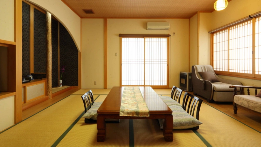 Standard room with mountain view