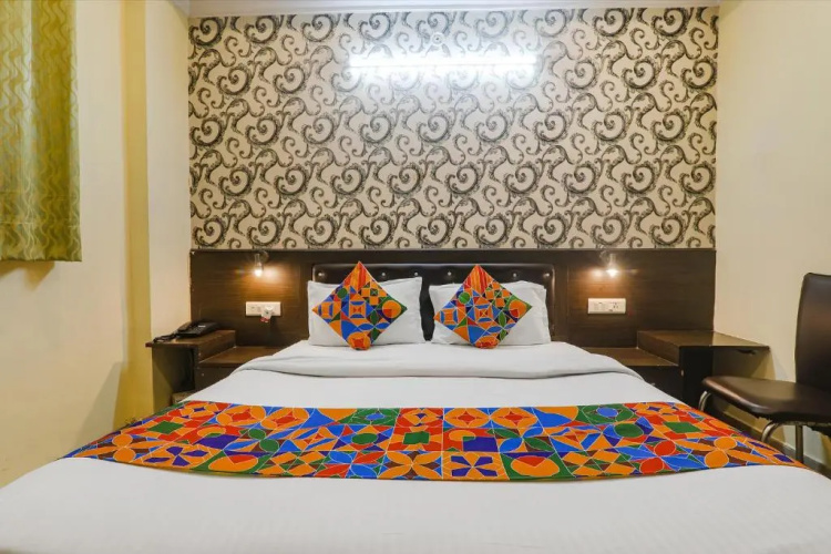 Fabhotel Divine