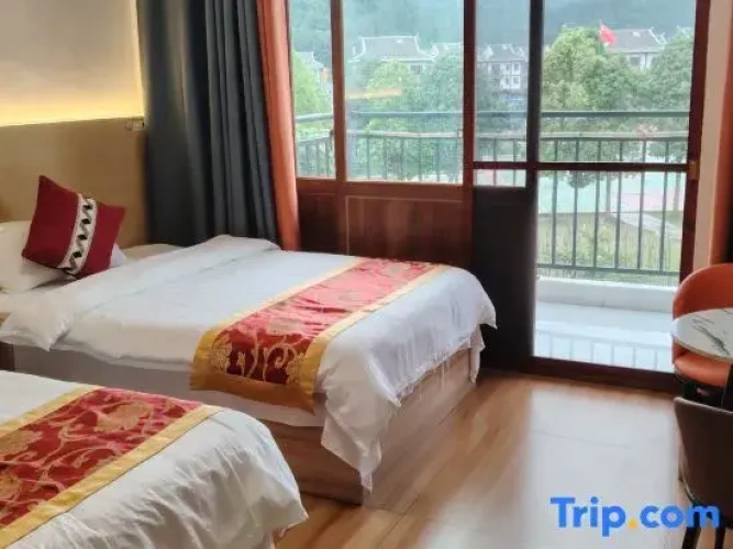Standard Twin room with balcony