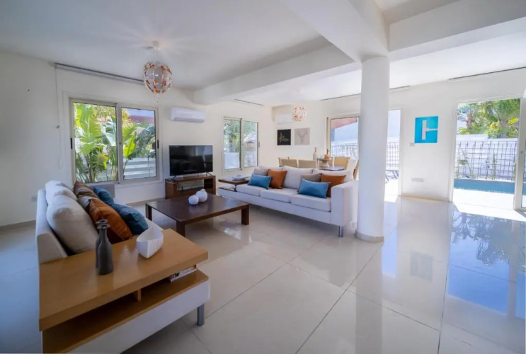 No.7 Athena Beach Villa, Pernera