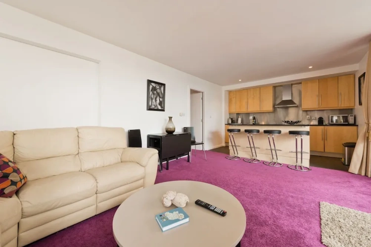 1 Bedroom Apartment with balcony