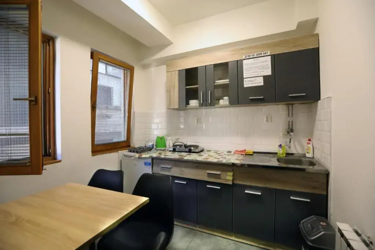 Hostel 42