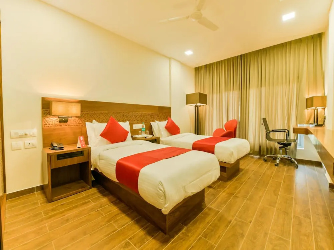 OYO 13221 Calicut Inn