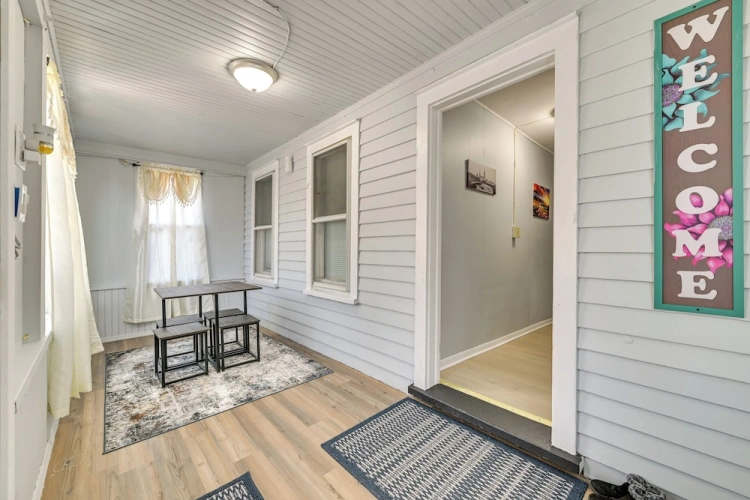 2 Bedrooms Apartment