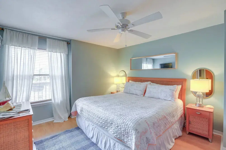 Beach & Pool Access at Condo on Cedar Key!