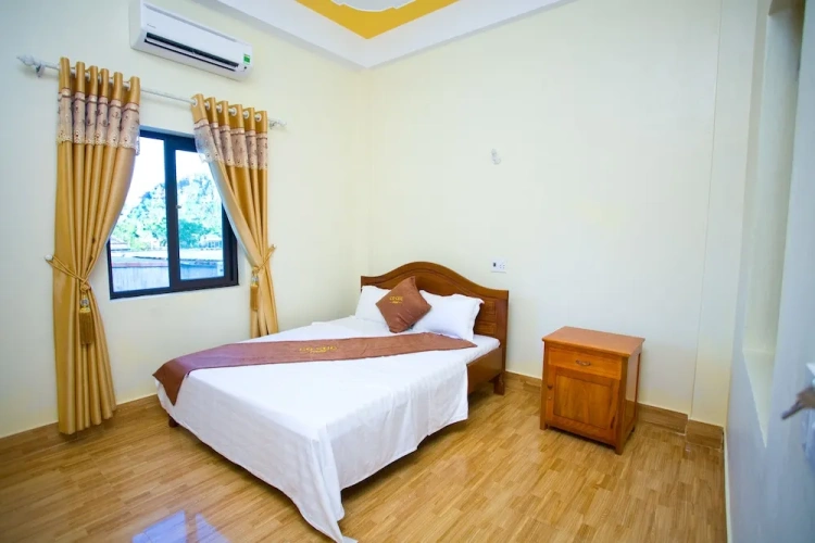 Deluxe Double room with city view