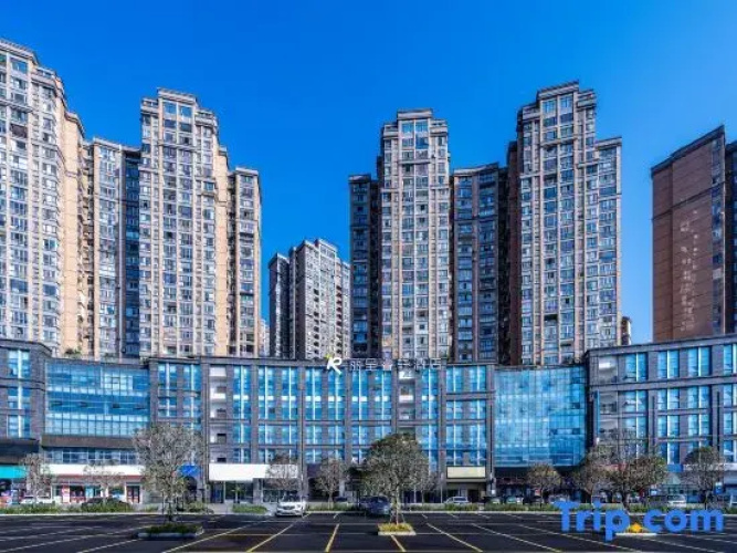 Rezen Select Hotel Yaan