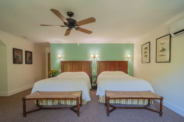 Standard Quadruple room with balcony