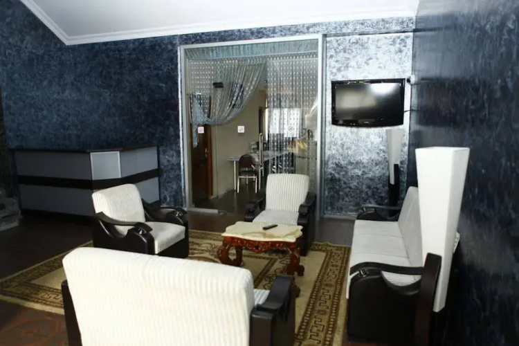 Duta Hotel