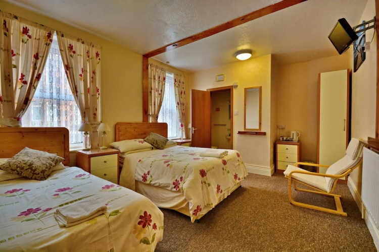 Shazron Guest House