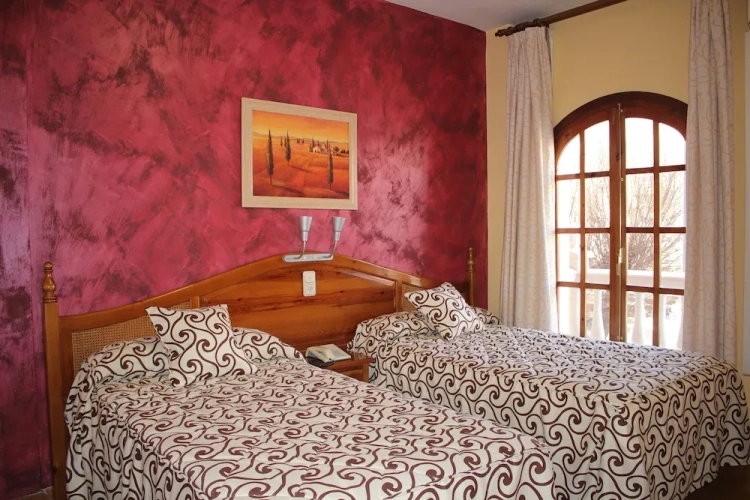 Standard Twin room with balcony