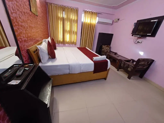 Hotel Chhavi Holidays