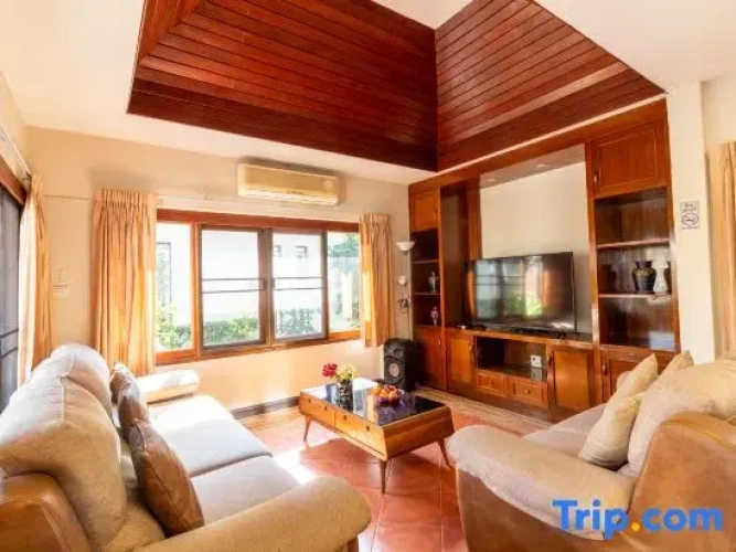 3 Bedrooms Villa