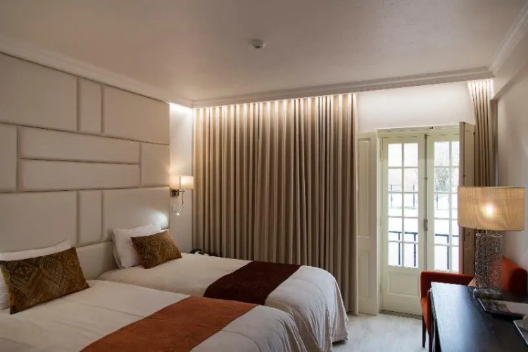 Standard Twin room with balcony