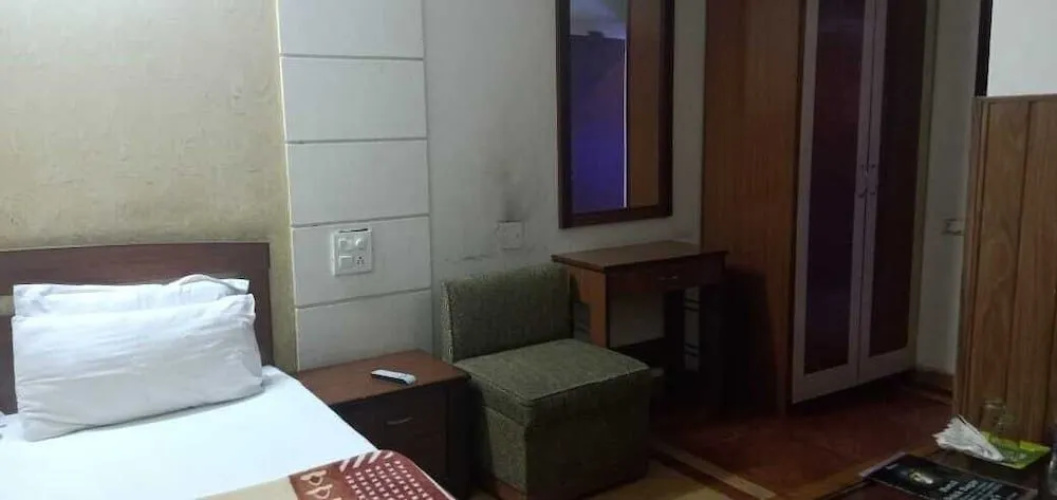 Hotel Sukh Sagar 44