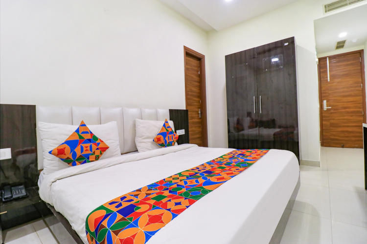 Fabhotel Golden Home