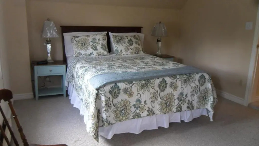 Paradise Grove Bed & Breakfast