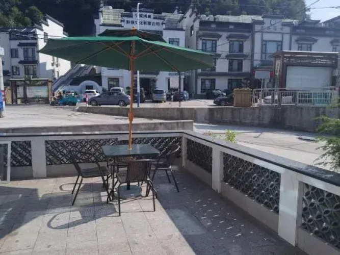 Fengle Yiyuan Inn