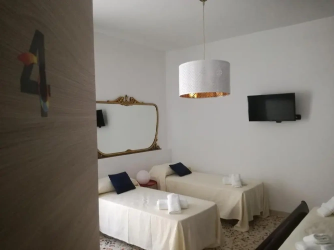 Economy Quadruple room