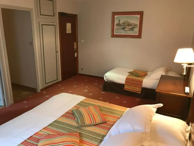 Standard Triple room