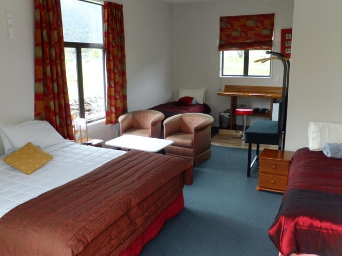 Standard Quadruple room with mountain view
