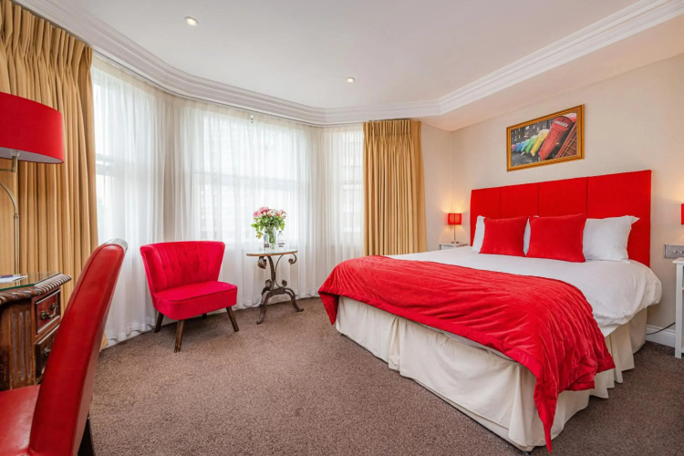 Ashburn Hotel