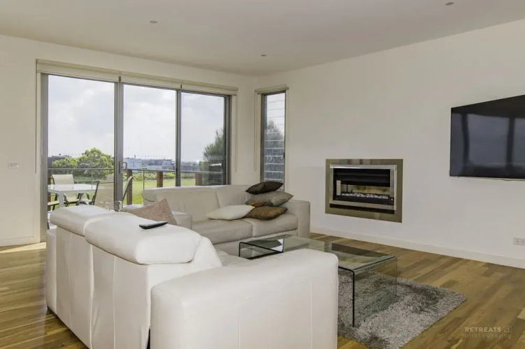31 Sands Blvd