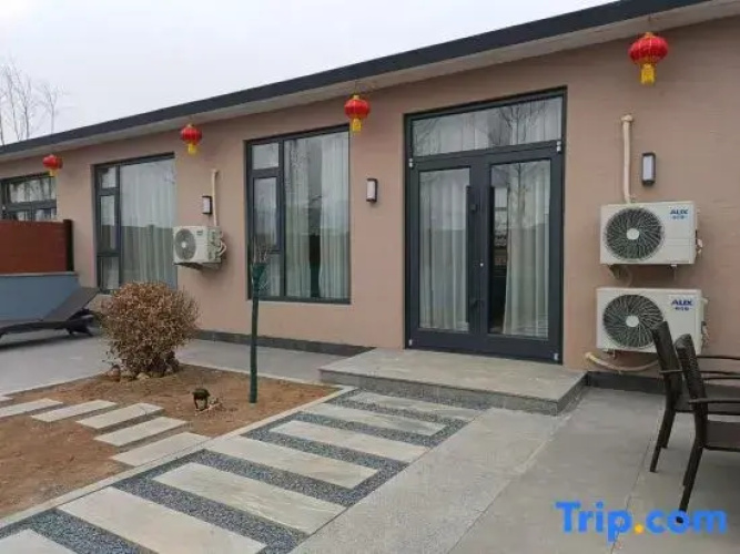 Longmen Lanyi Hot Spring Homestay