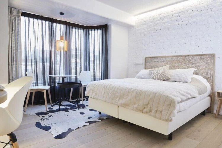 Classic Double room with city view