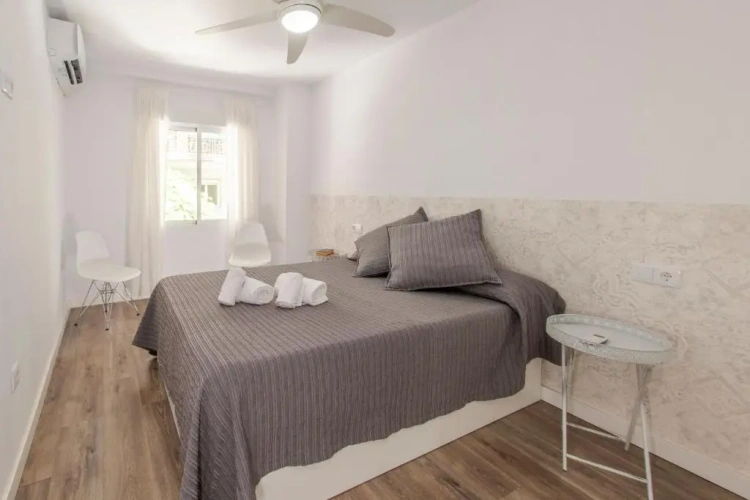 2 Bedrooms Apartment