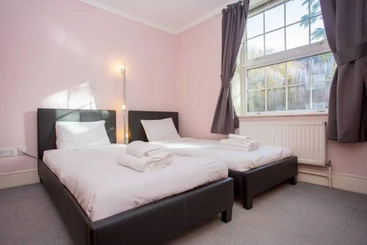 Sunny Flat in Islington