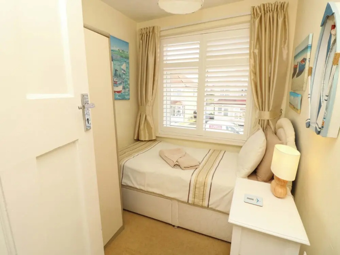 32 Cranleigh Close