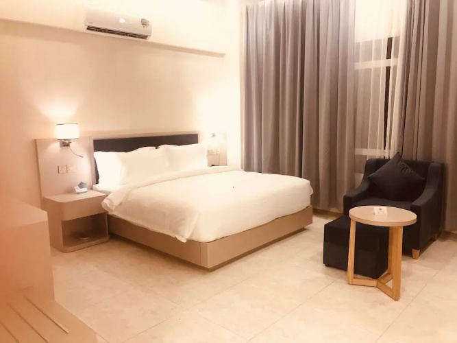 Seasons Hotel Barka