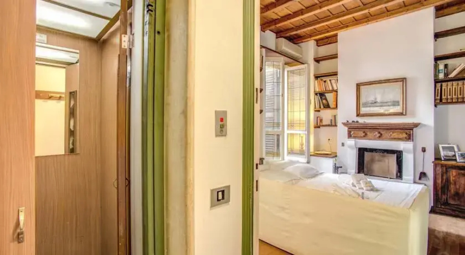 HI Spagna apartment Rome