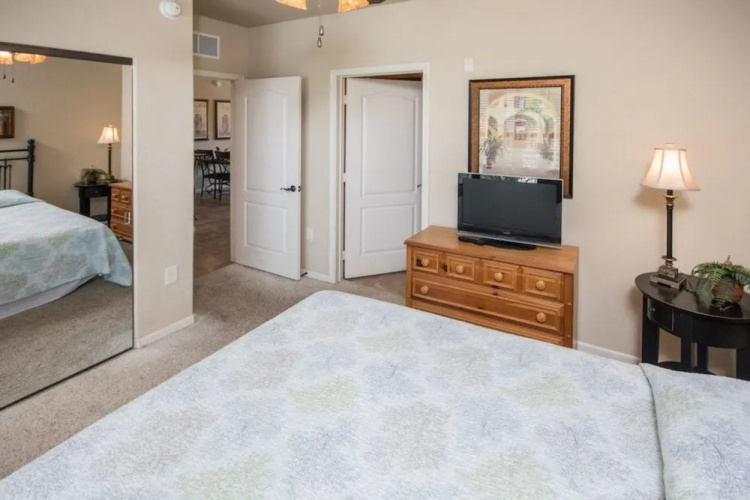 Bella Piazza 904 - 526
