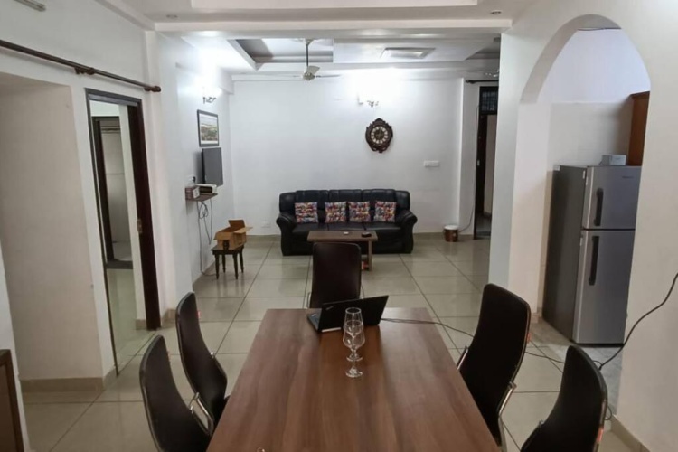 3 Bedrooms Apartment