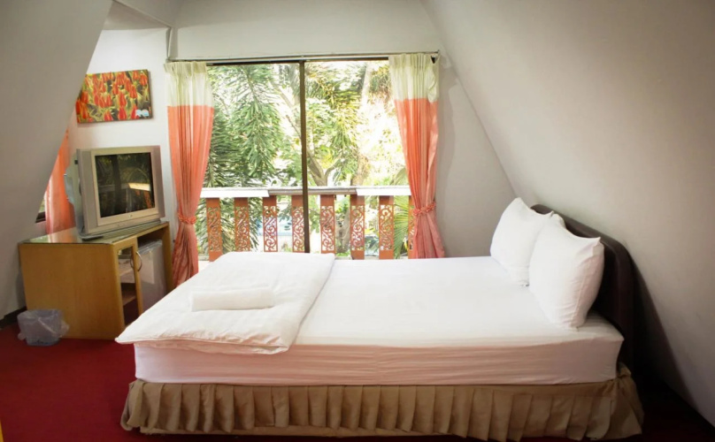 Rainbow House Resort