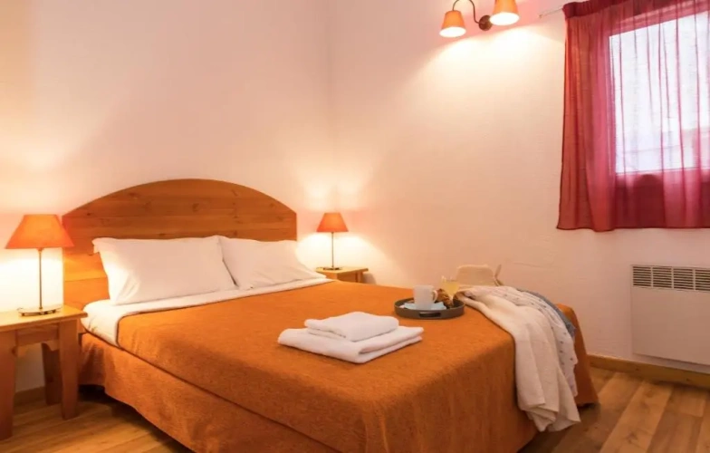 2 Bedrooms Apartment