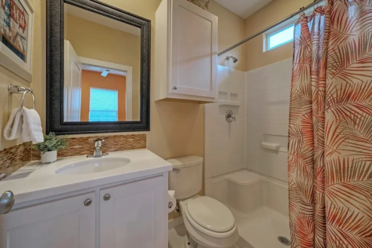 4 Bedrooms Cottage