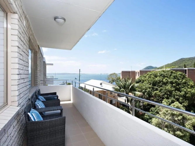 2 Bedrooms Apartment