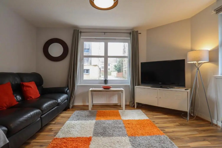 Queen Apartment