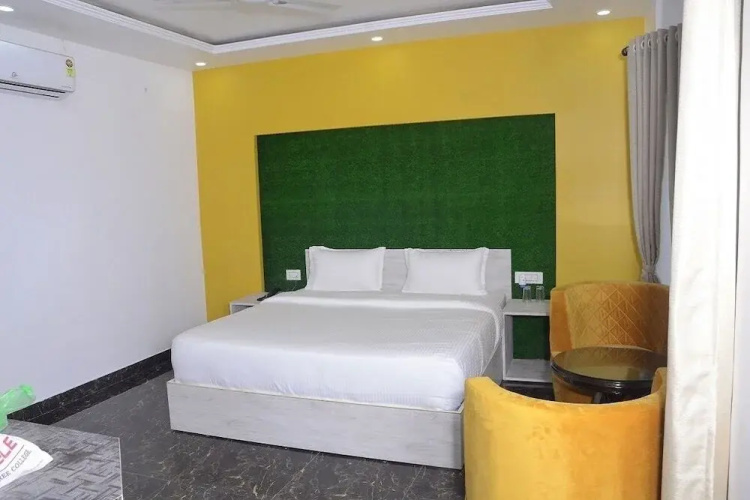 Corbett Treff Hotel