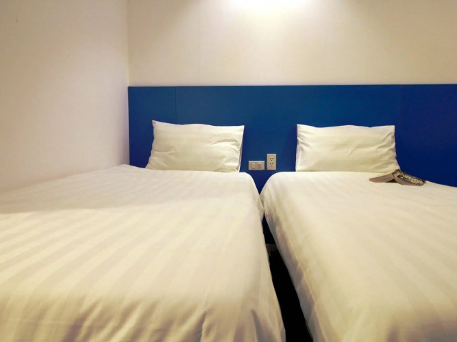 Emis Hotel