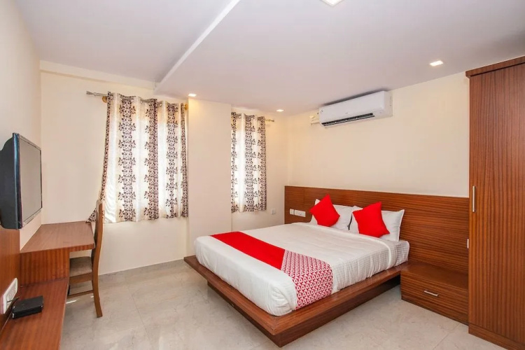 Oyo 18836 Orchid Suites