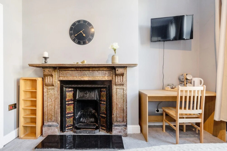 Donatello Rooms Aldgate