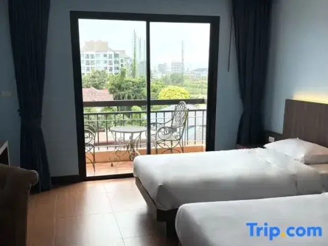 Superior Double room with city view