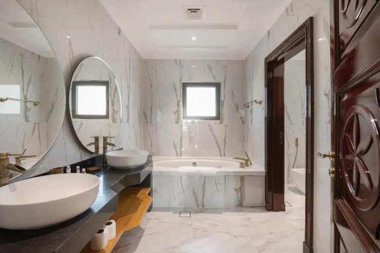 Maison Privee - Villa on Beach w Private Pool The Palm Jumeirah - Image 2