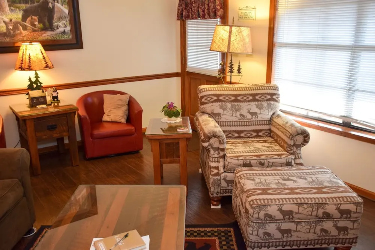 COUNTRY SPRING - 2 Br Cabin
