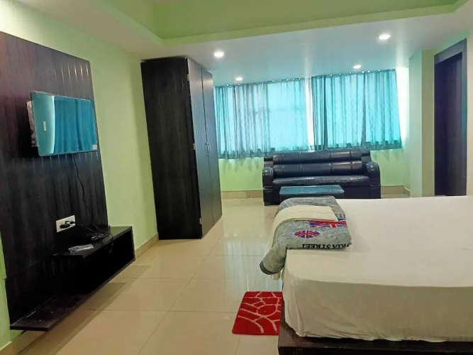Raj Mahal Rooms & Banquet Hall